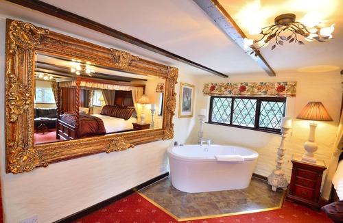 West Chiltington Hotel | The Roundabout Hotel