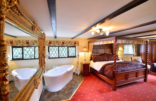 West Chiltington Hotel | The Roundabout Hotel