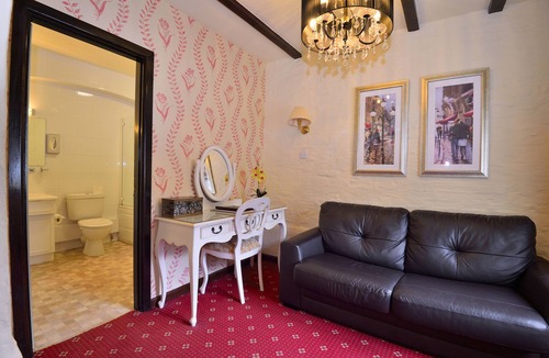 West Chiltington Hotel | The Roundabout Hotel