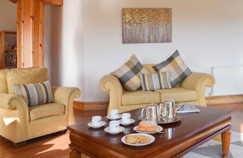 Leuchars House | The Roundel