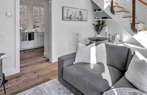 Wrightsville Cabin | The Roundtop Chalet romantic couple’s getaway