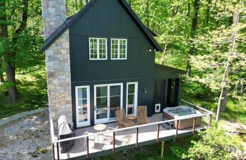 Wrightsville House | The Roundtop Chalet romantic couples getaway