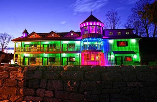 Roxbury Hotel | The Roxbury