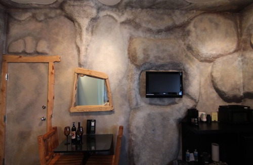 Roxbury Hotel | The Roxbury