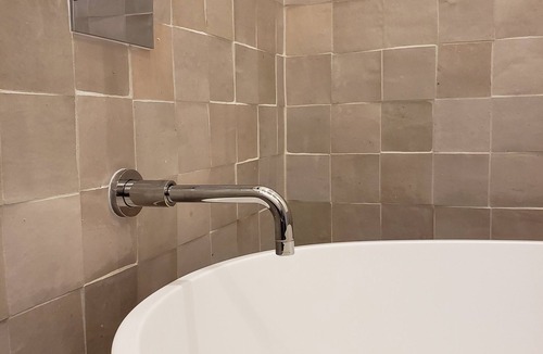 Waitsburg Hotel | The Royal Block - Room 5