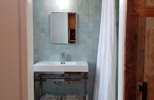 Waitsburg Hotel | The Royal Block - Room 6