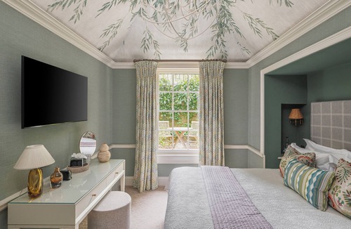 Upper Town Hotel | The Royal Crescent Hotel & Spa