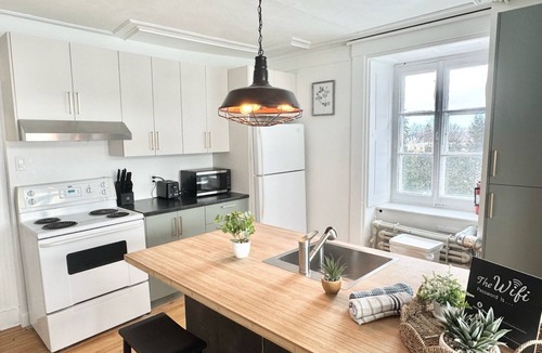 Quartier 5-4 Apartment | The Royal d'Antan 8 people Parking