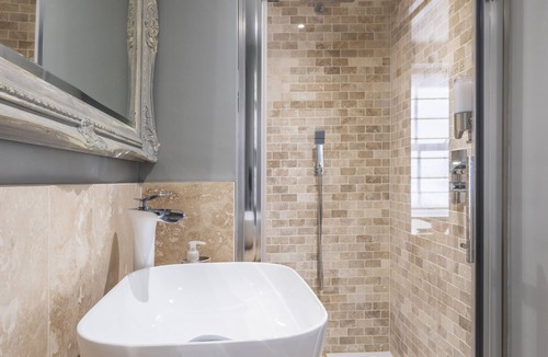 Appledore House | The Royal George