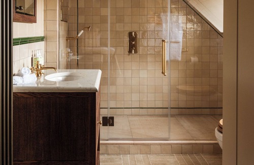 Tintern Hotel | The Royal George