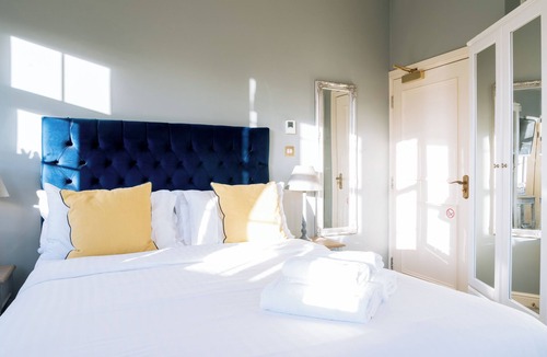 Waltham Forest Hotel | The Royal Oak