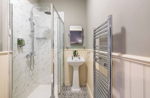 Waltham Forest Hotel | The Royal Oak