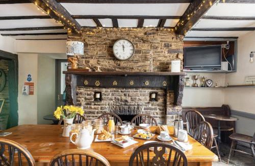 Kington Hotel | The Royal Oak, Gladestry