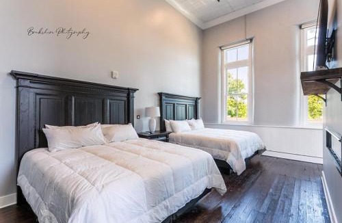 Batesville Hotel | The Royal on Main