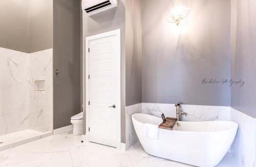 Batesville Hotel | The Royal on Main