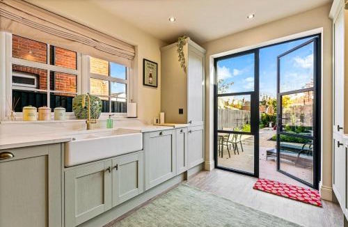 Ascot House | The Royal Paddock