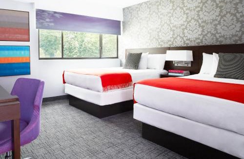 Northwest Yonkers Hotel | The Royal Regency Hotel