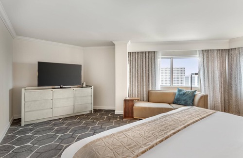 Uptown Hotel | The Royal Sonesta Houston Galleria