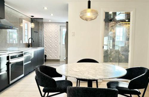 Boischatel Apartment | The Royal Suite - Hot Tub - Free EV Chrger
