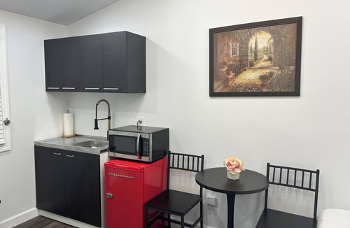 Lake Ronkonkoma House | The Royal Suite - Ronkonkoma