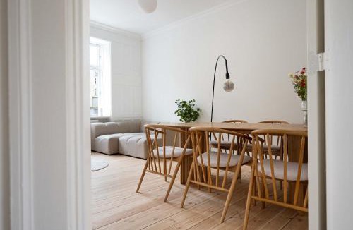 Osterbro Apartment | The Royale Apartment with 4 bedrooms