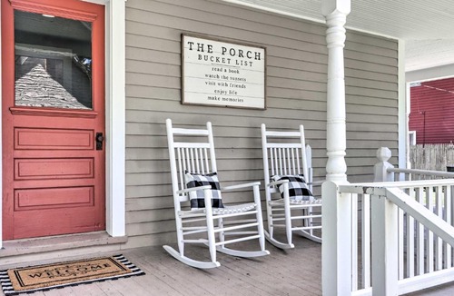 Defiance Apartment | 'The Ruebling House': Bright, Modern, & Renovated!