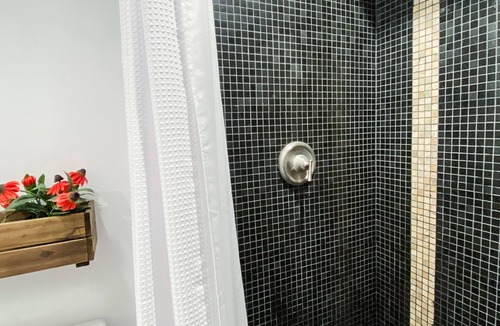Wilshire Hostel | The Rumi Hostel