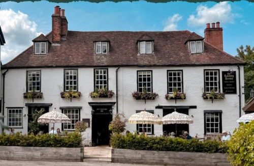 Mickleham Hotel | The Running Horses