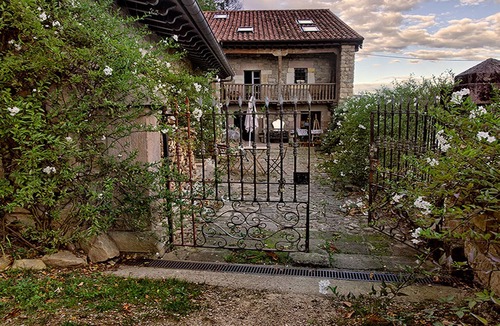 Teran Apartment | The Rural Apartment - Maria's Rural House