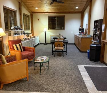 Rushford Hotel | The Rushford Inn