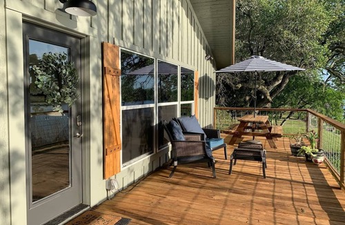 Brazoria House | The Rustic Retreat on the San Bernard River