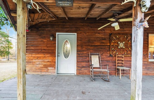 Granville County Cabin | The Rustic Roost - 1-bedroom cabin in Oxford