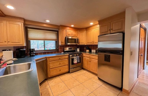 Birchview by the Saco Apartment | The Saco Getaway | River Access | Storyland