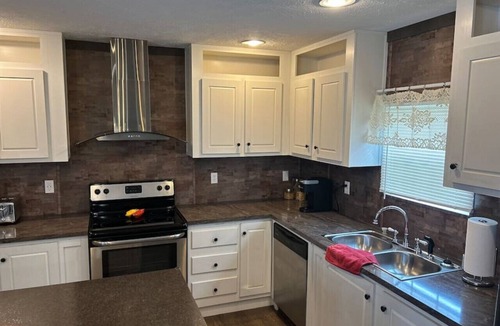 Sacramento House | The Sacramento Oasis