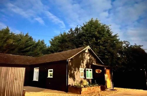 Hethel Apartment | The Saddle Inn, Snetterton Circuit