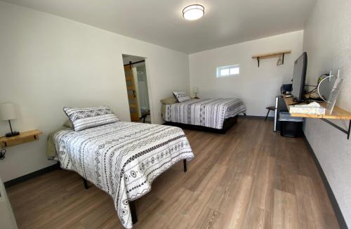 Saratoga Hotel | The Sage Motel