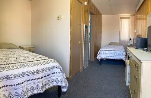 Saratoga Hotel | The Sage Motel