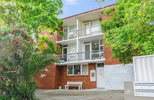 Petersham North Apartment | The Sage Suite A Light filled Luxe Escape