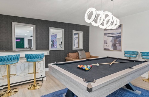 Sun Bay South House | The Saint Airbnb