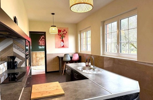 Saint-Josse House | The Saint-Josse Tribe