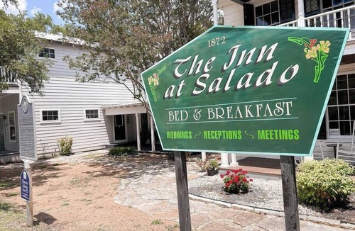 Salado Apartment | The Salado Inn Orgain Suite