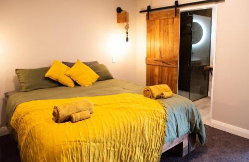 Kaka Point Bed & Breakfast | The Salty Bushman B&B