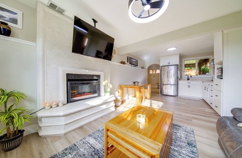 Silver Lake Apartment | 'The Salty Hawk Hideaway' - Chic Washington ADU