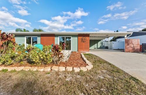 South Pinellas Community Council House | The Salty Parrot