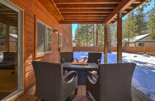Christmas Valley House | The Salty Pine - Pool Table, Small Dogs, 4 Bedrms