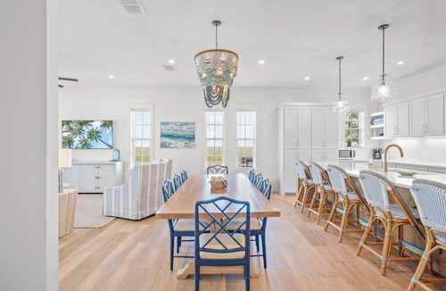 Cinnamon Shore Cottage | The Salty Seahorse 105 WI