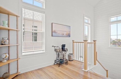 Cinnamon Shore Cottage | The Salty Seahorse 105 WI