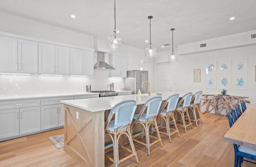 Cinnamon Shore Cottage | The Salty Seahorse 105 WI