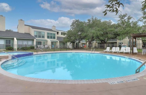 Sailhouse Condo | The Salty Seahorse