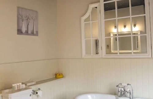 Woofferton Hotel | The Salwey Arms